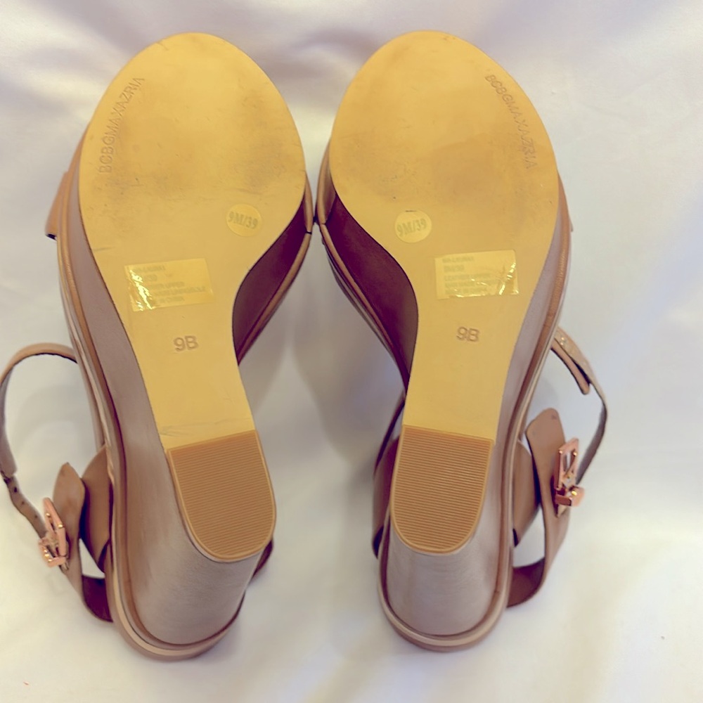 NWB BCBG  Platform Wedge  Sandals 9M Tan Orig $250 - Picture 7 of 11
